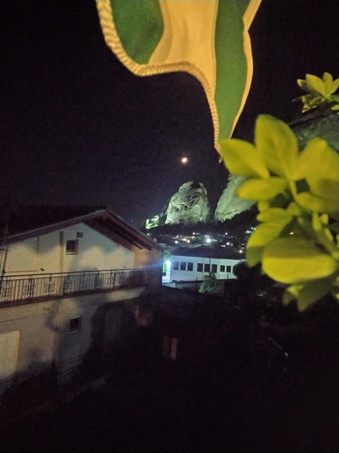 Lunar Meteorites Kalambaka Exterior foto